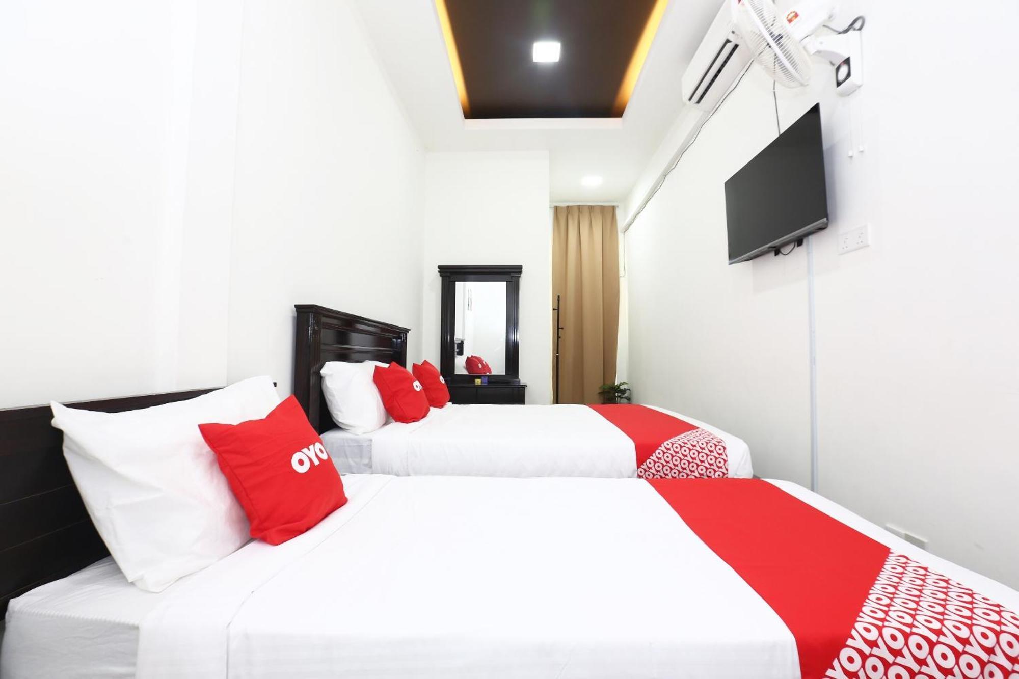 โอโย 89678 อาดี โฮเต็ล Hotel กัวลาตรังกานู ภายนอก รูปภาพ