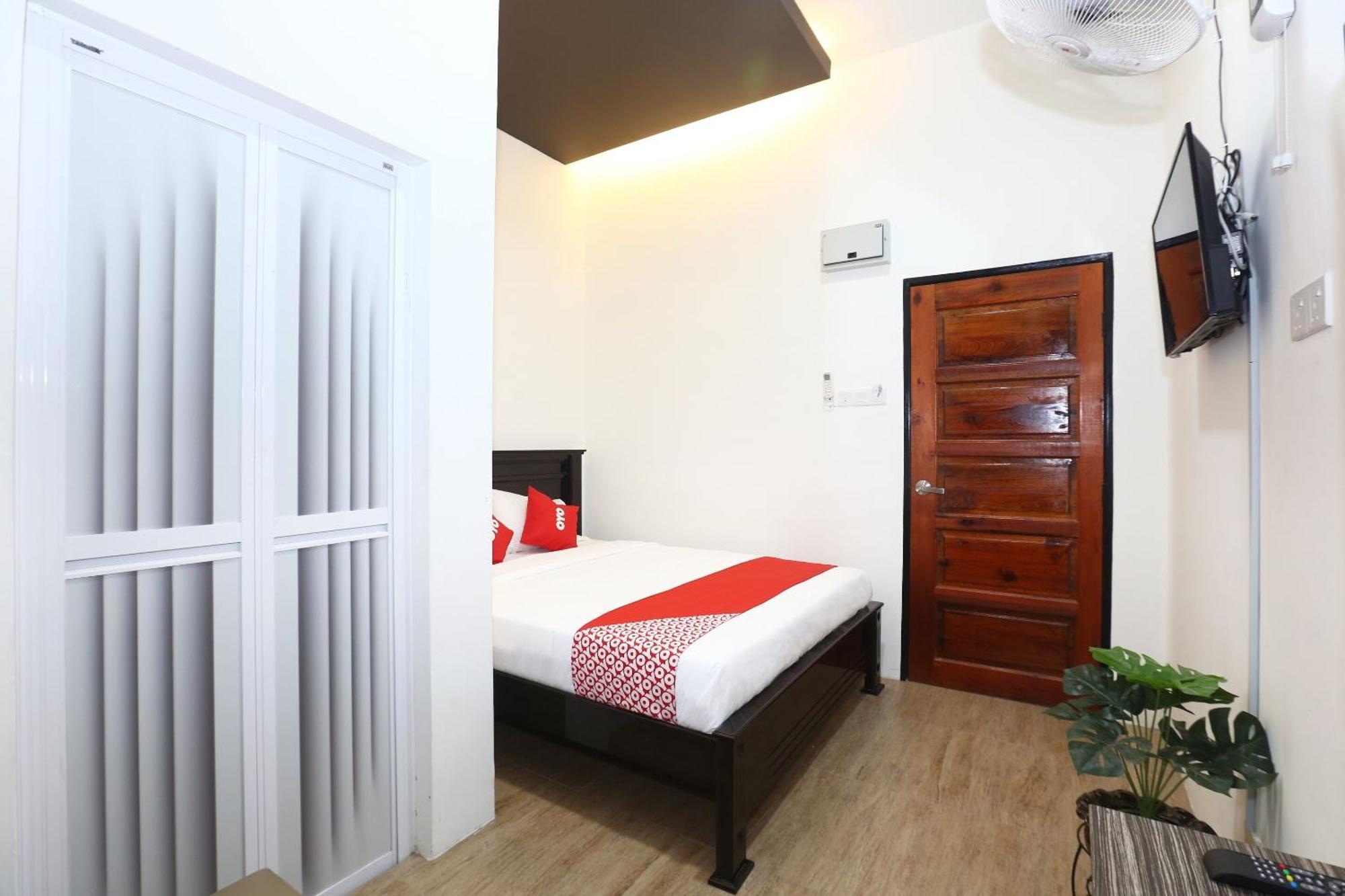 โอโย 89678 อาดี โฮเต็ล Hotel กัวลาตรังกานู ภายนอก รูปภาพ